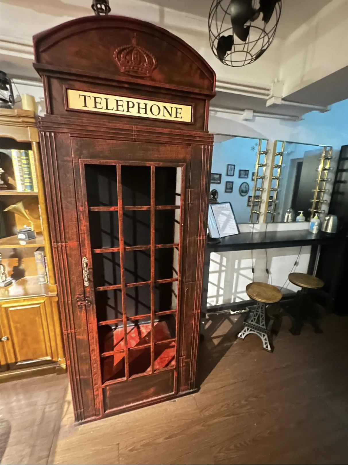 九龍灣 British Style Private Party Room 1000尺 英式風 私人派對房 近港鐵 停車場 任飲無酒精飲品